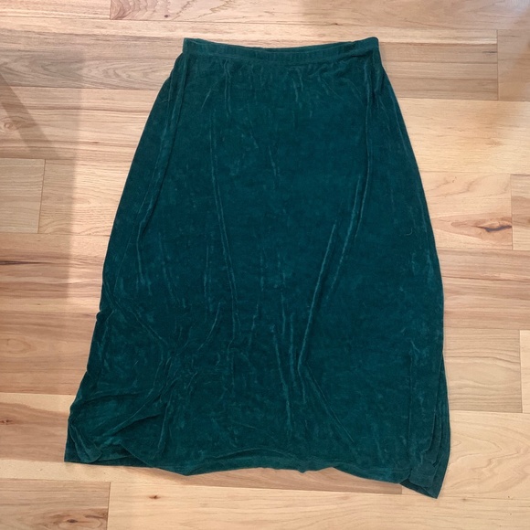 Elegant Green Maxi Skirt - Picture 4 of 5